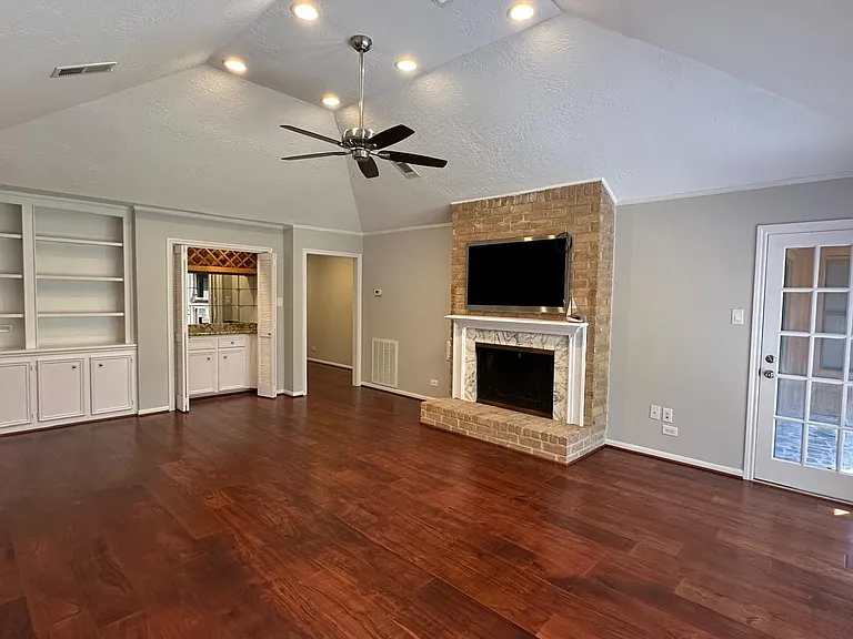 11527 Cedar Creek Dr — Photo 9