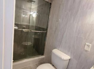 5 Marshall St, Massapequa, NY 11758