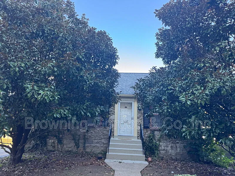 3 bed, 2.0 bath, 1989 sqft, $1,895 — Photo 1