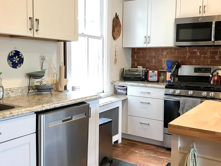 604 G St SE #2 — Photo 6