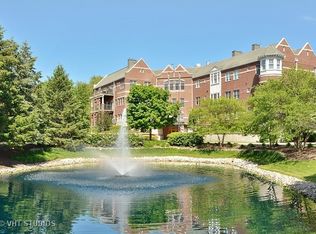 2365 Waukegan Rd APT 2D, Northbrook, IL 60062