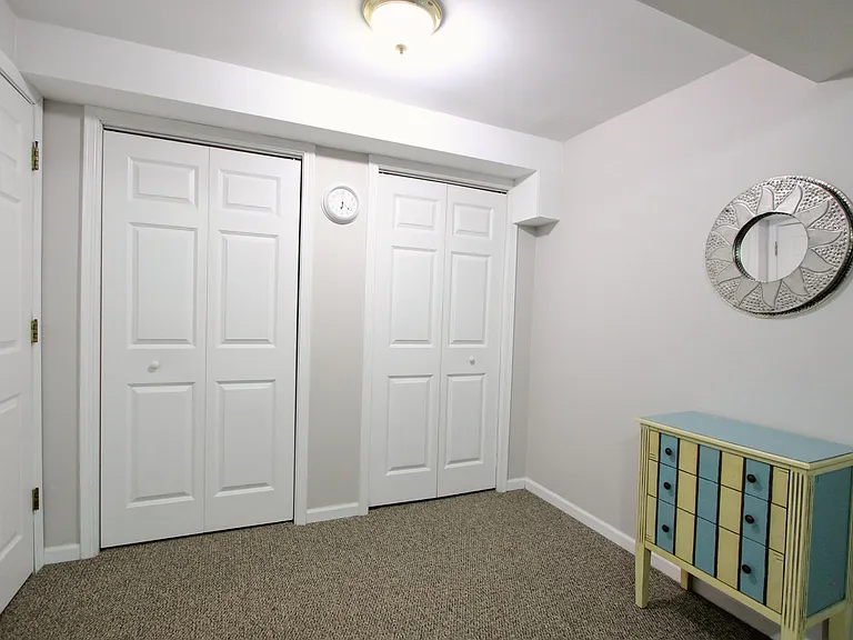 831 College Ave — Photo 10