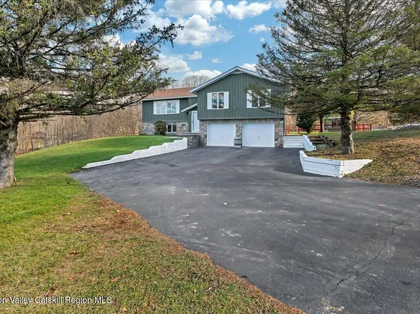 28 Hennett Road, Valatie, NY 12184