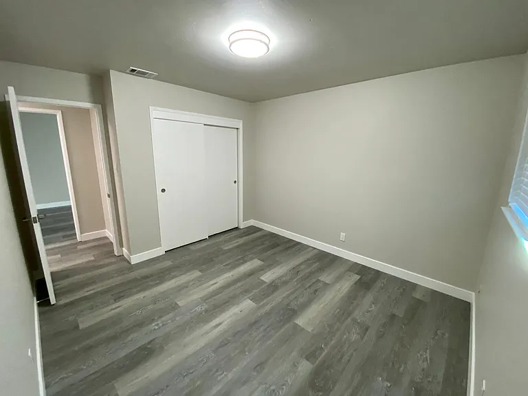 Bedroom 2 (115 sq ft)