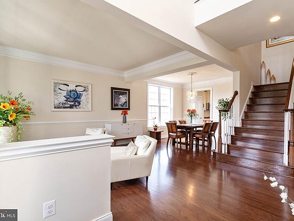 3rd image of 15901 Paynes Farm Dr