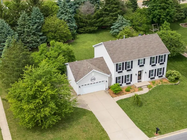 1098 Ironwood Cc Dr, Normal, IL 61761