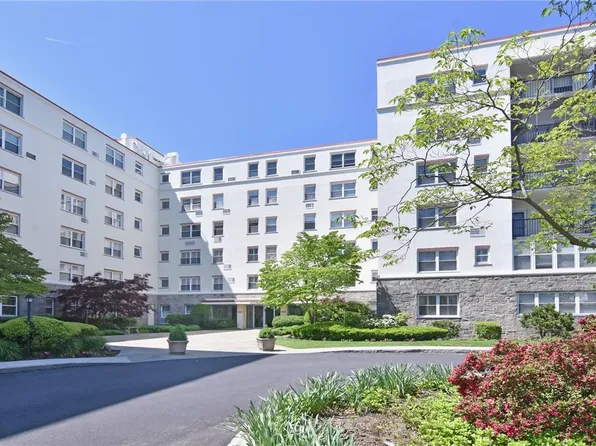 2 Stoneleigh Plaza #1R, Bronxville, NY 10708