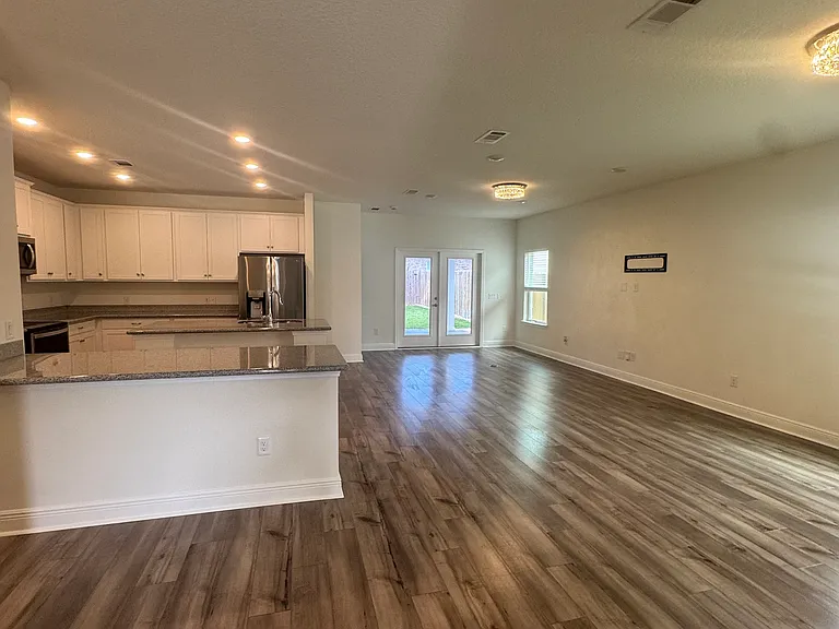 4725 Majestic Palm St — Photo 11