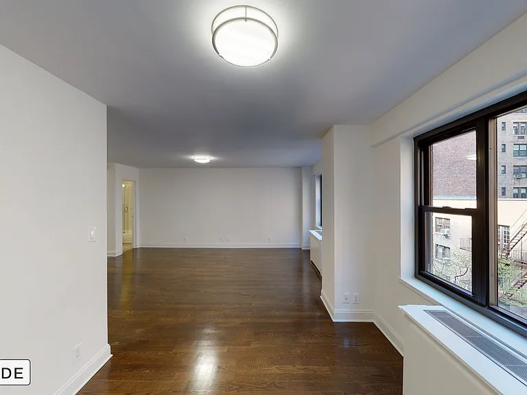 405 E 56th St #9LA — Photo 3