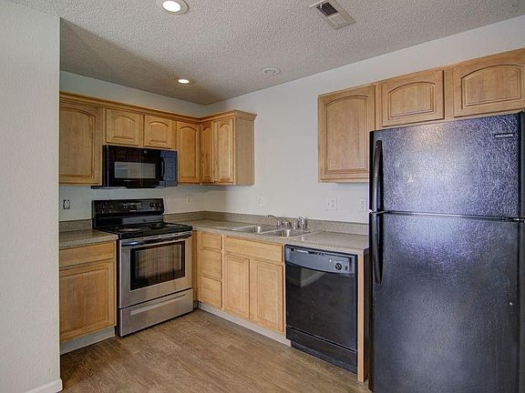 3rd image of 10533 E 46th St