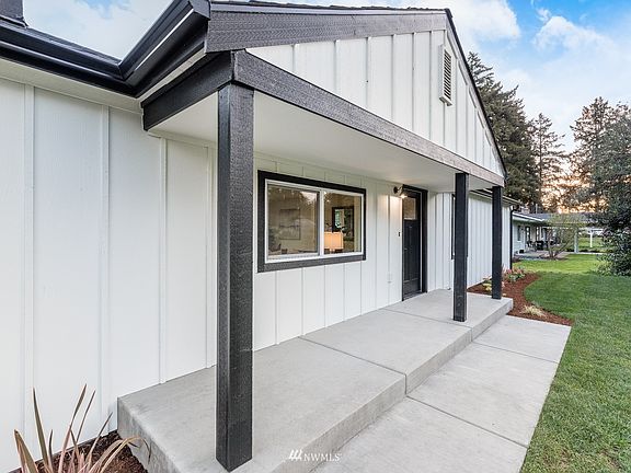 3rd image of 8423 95th St SW