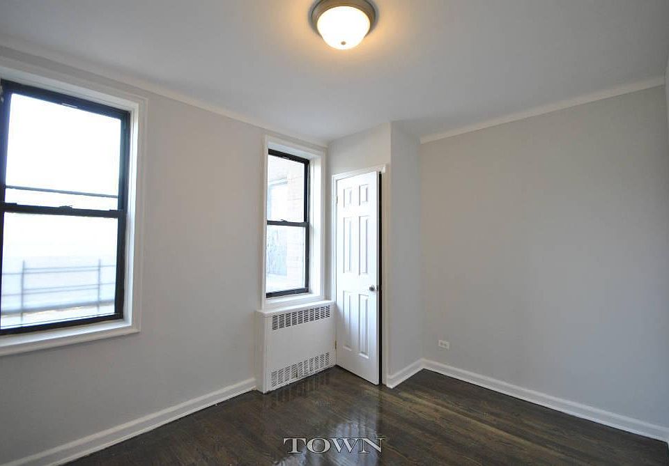 1st image of 3900 Kings Hwy APT 3K