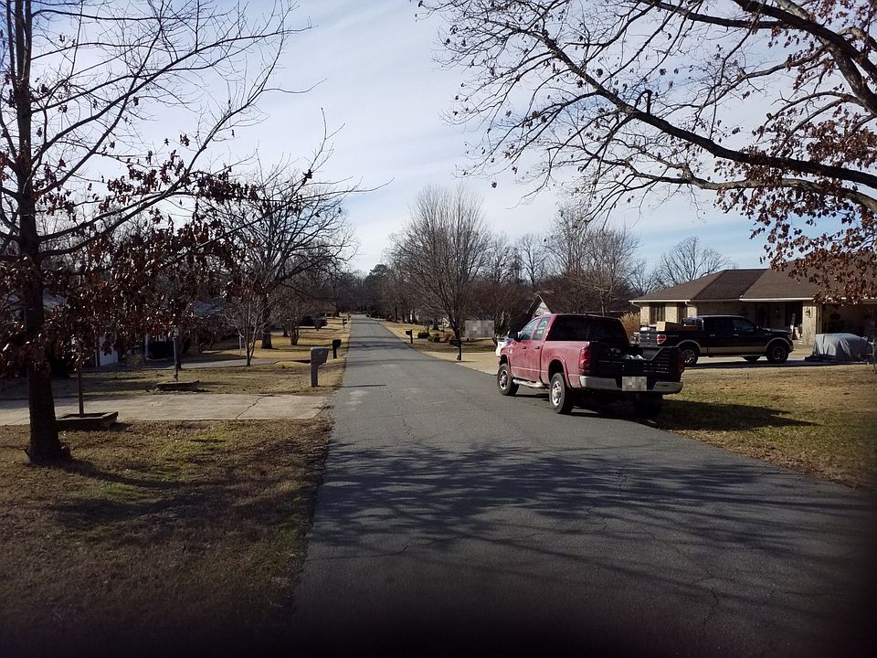 2nd image of 54 Wayne Dr