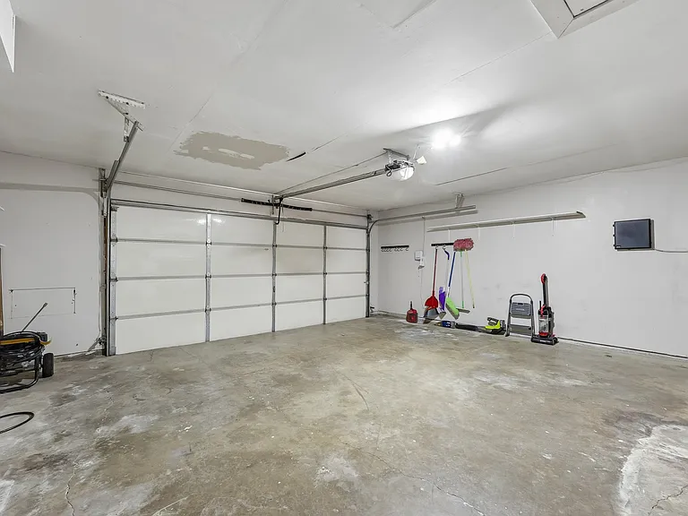 2604 Winding Creek Dr — Photo 25