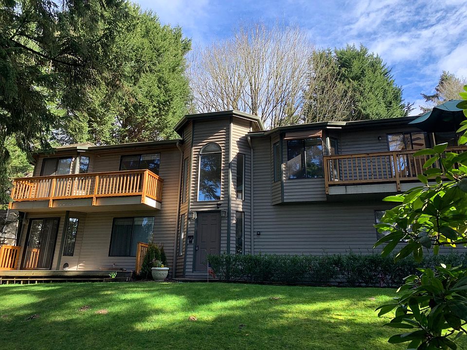 Very private and quiet 3-unit building