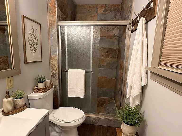 532 Crosby St — Photo 43