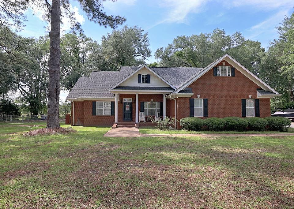 1st image of 330 River Oaks Dr