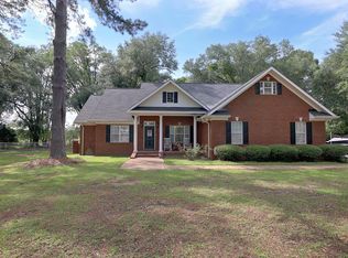 330 River Oaks Dr, Bainbridge, GA 39817