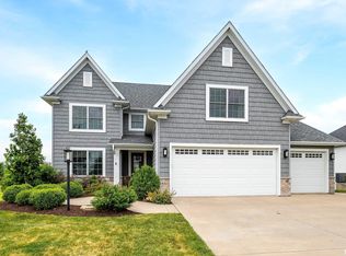 6532 Cardinal Rd, Bettendorf, IA 52722