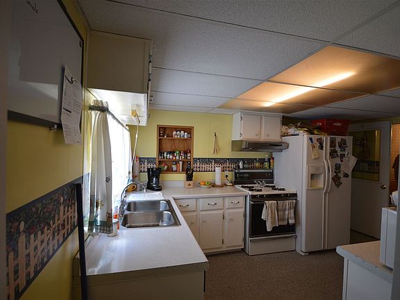 2nd image of 528 Grant St