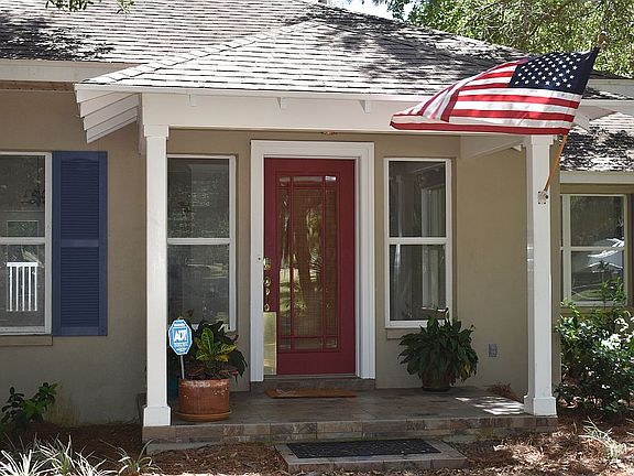 9'4" x 5'7" Porch