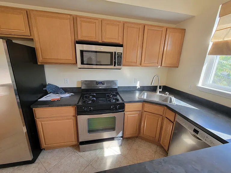 199 Van Winkle St #2 — Photo 10