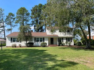 136 Crest Dr, Mount Olive, NC 28365