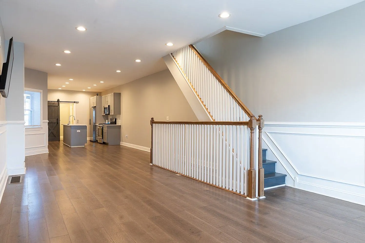 4 bed, 3.5 bath, 1380 sqft, $2,500 — Photo 2
