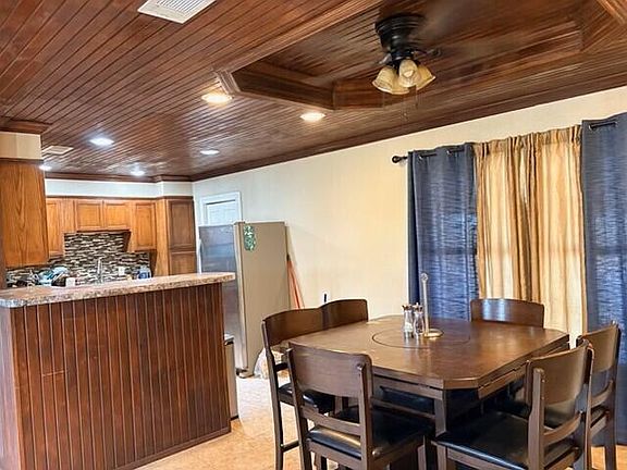 4th image of 10693 Emmitt Ln