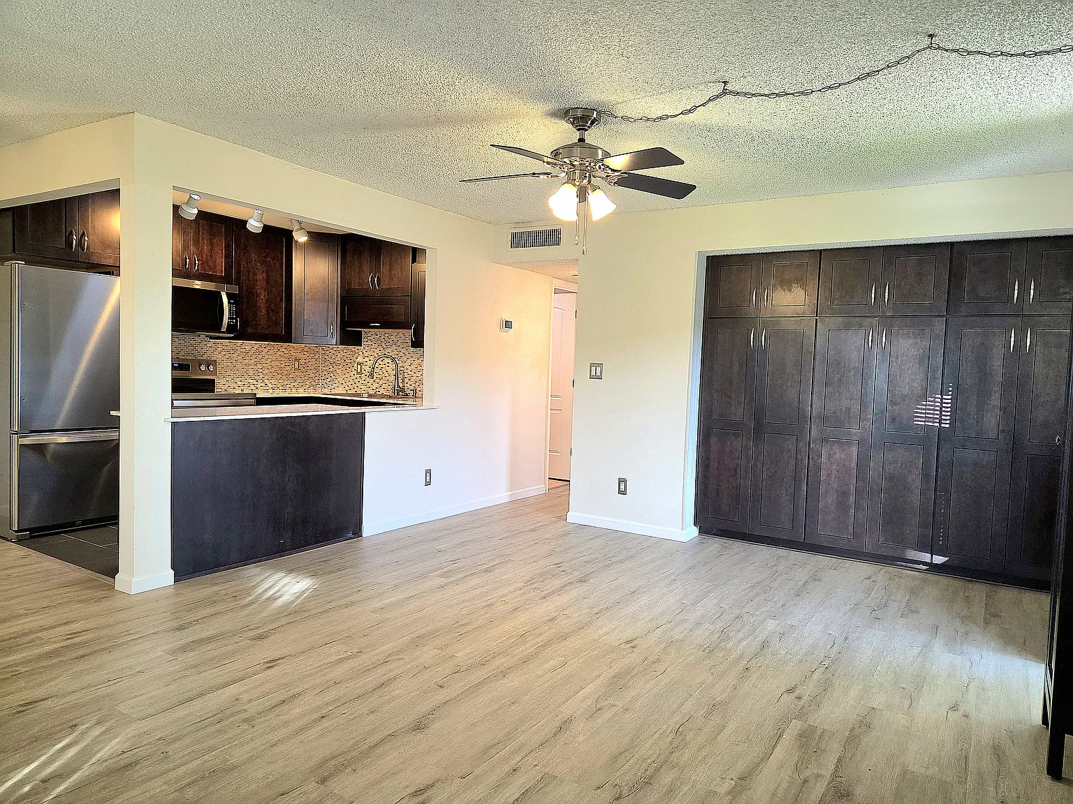 2 bed, 836 sqft, $2,375 — Photo 4
