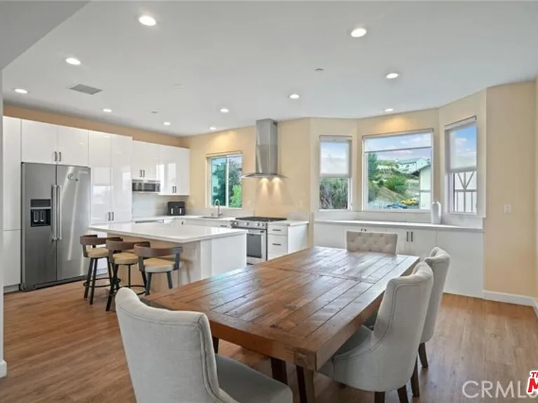 904 Warwick Ave — Photo 13