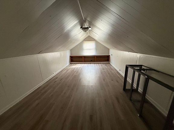 2nd image of 906 W South St APT 6