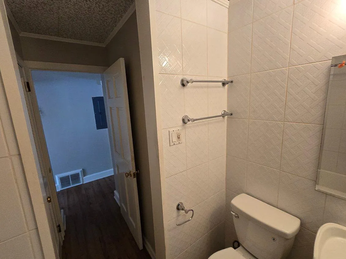 430 Lindbergh Dr NE - C-6 — Photo 2