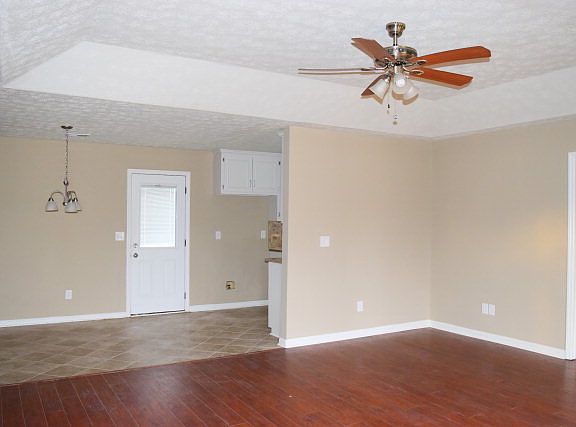 4th image of 22 Lee Road 2010