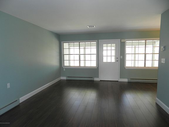3rd image of 1033 Aberdeen Drive #B
