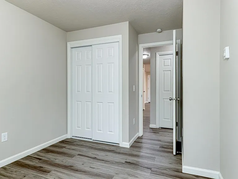 Beautifully Renovated 2 Bed, 1 Bath Townhouse Available July 1st! — Photo 14