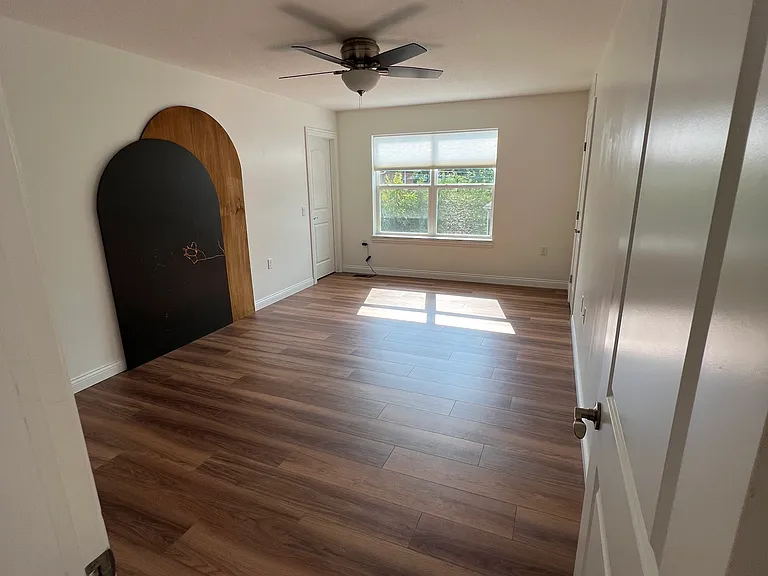 800 Heyl Ave — Photo 18