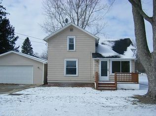 419 Dallas St, Colon, MI 49040