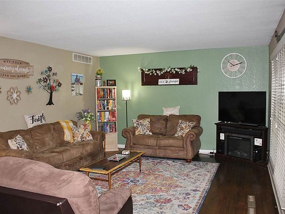 2nd image of 439 Eunice St
