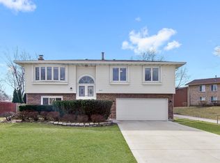 2625 Old Tavern Rd, Lisle, IL 60532