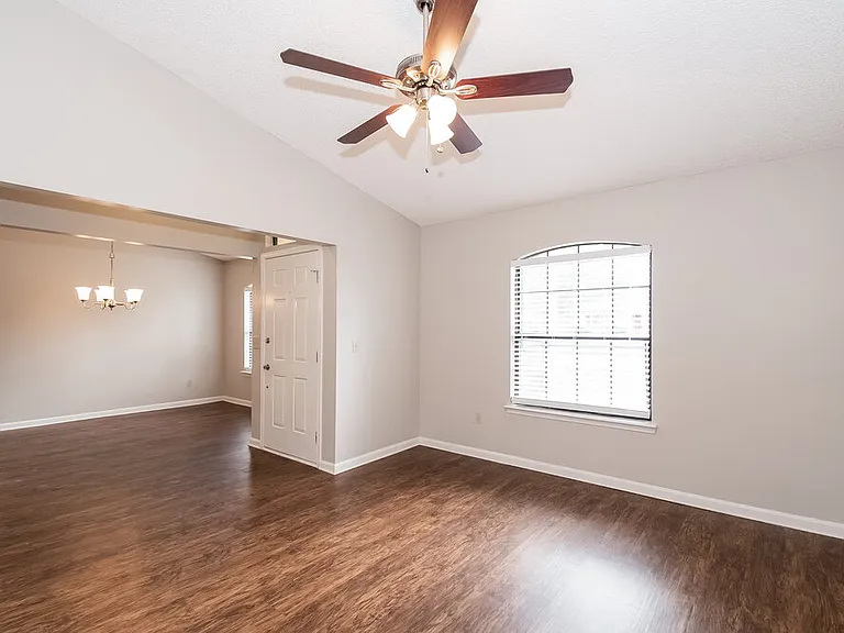 3413 Deerfield Pointe Dr — Photo 5