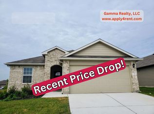 325 Darwin Pl, Lockhart, TX 78644