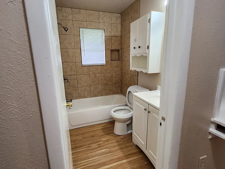 729 Hedge Dr — Photo 5