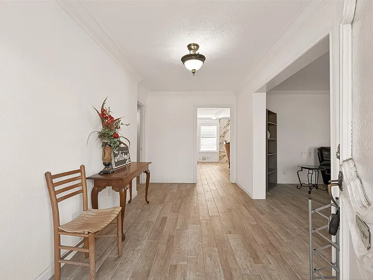 3815 Fernglade Dr — Photo 4