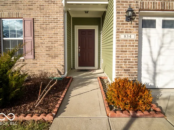 834 Blue Ash Trl, Greenwood, IN 46143