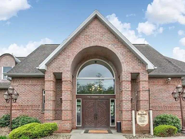 Stonecreek Luxury Apartment Homes — Photo 14