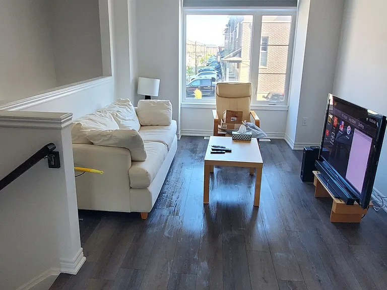 120 Court Dr — Photo 16