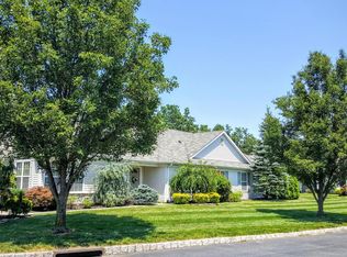 88 Rosewood Dr, Lakewood, NJ 08701