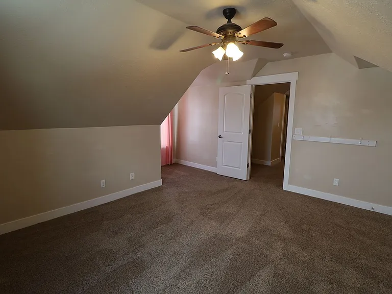 429 N 1340 E — Photo 31