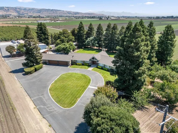 7096 Holsclaw Rd, Gilroy, CA 95020
